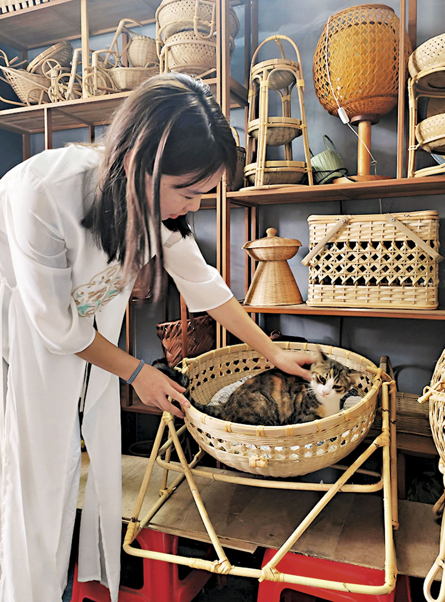 ◆劉霞冰為更好了解顧客需求，還養了小貓作為產品「體驗官」。 香港文匯報 記者曾萍  攝