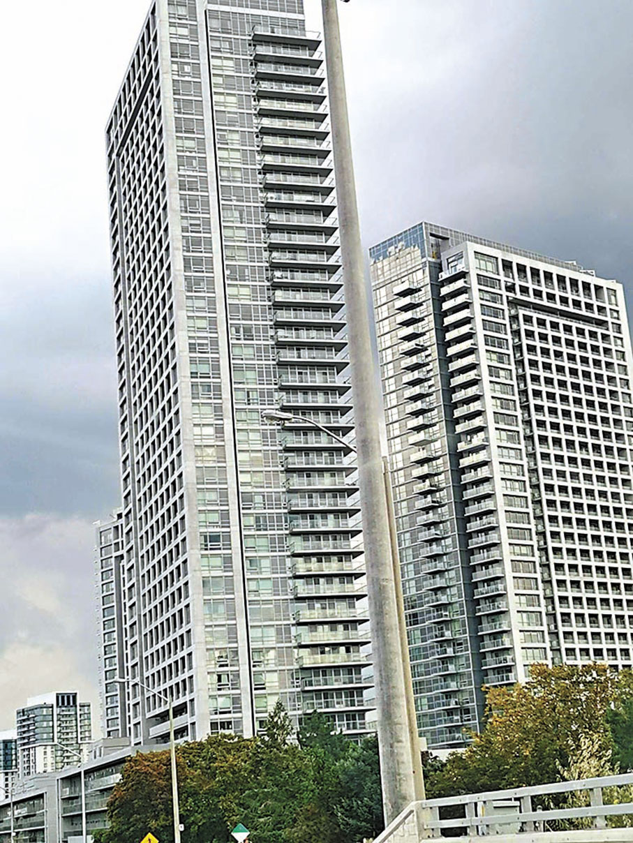 ◆多倫多新住宅大廈在各區落成，但未能遏止租金升勢。    成小智 攝