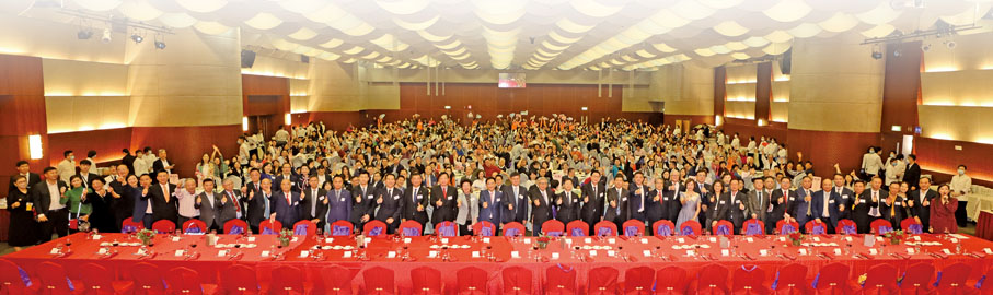 ◆ 一眾南通鄉親及各界賢達歡聚一堂，共同見證同鄉會理事會換屆。