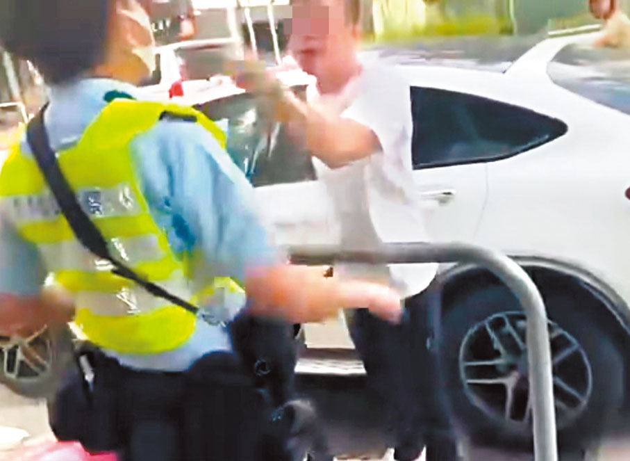 ◆「姑爺偉」拒絕合作，不斷辱罵警員。網上片段截圖