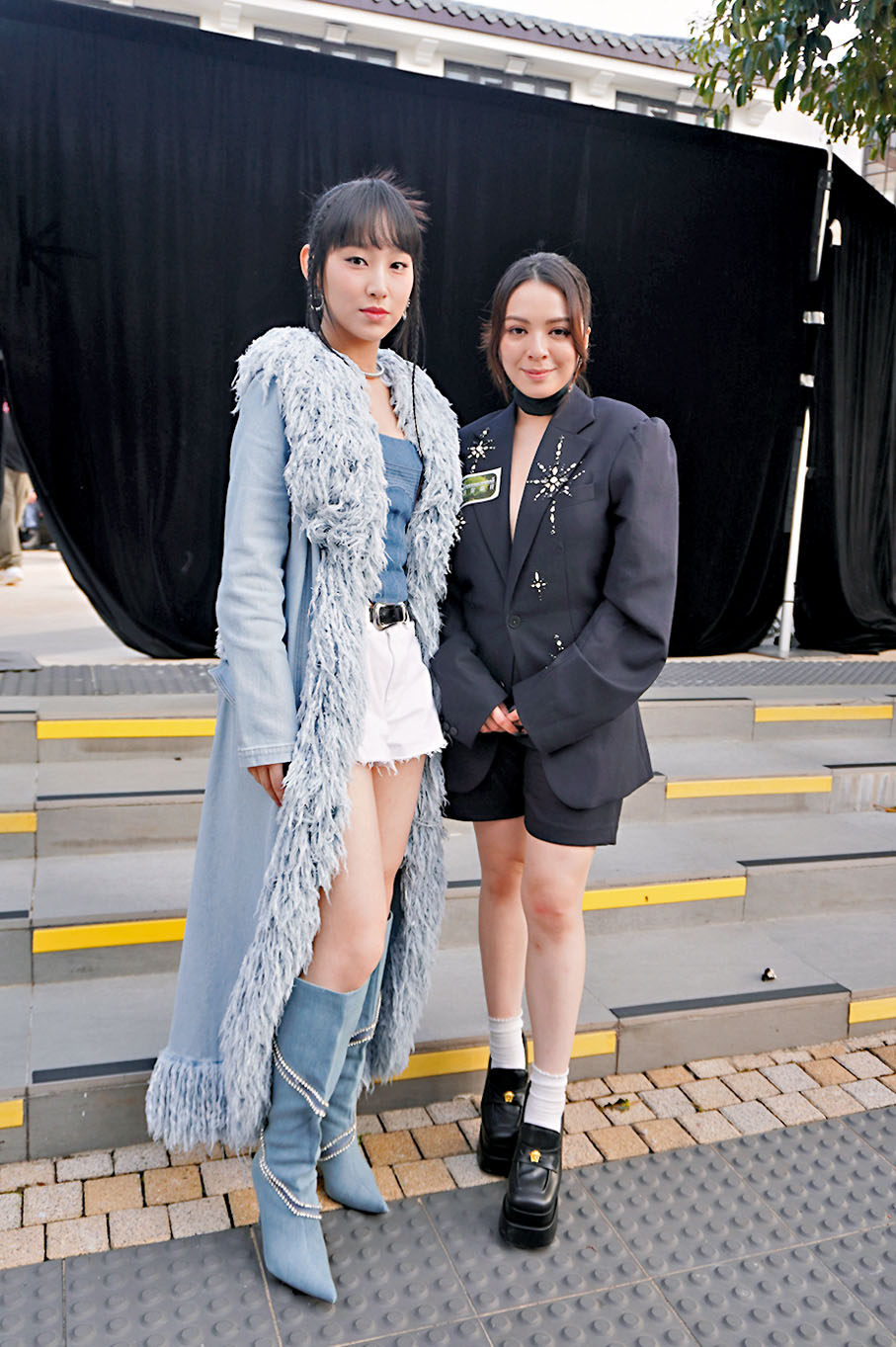 ◆Gigi着短褲騷長腿，JW深V現身。