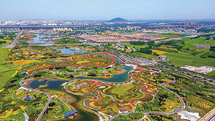 ◆河南省南陽市的世界月季大觀園。 宛萱  攝