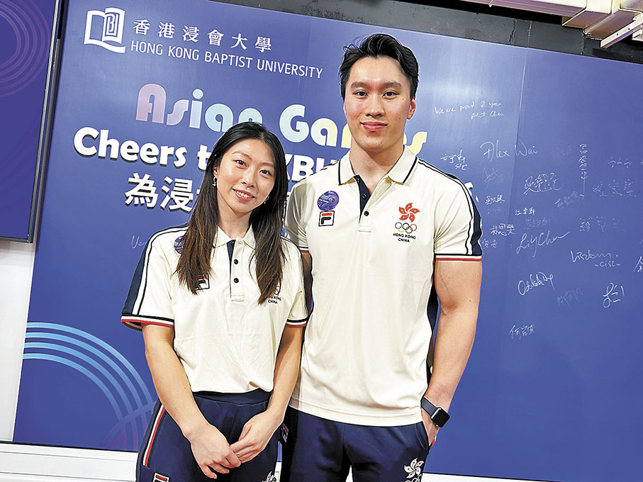 ◆黃曉盈（左）及吳翹充均在杭州亞運會後面臨退役選擇。 香港文匯報記者郭正謙  攝