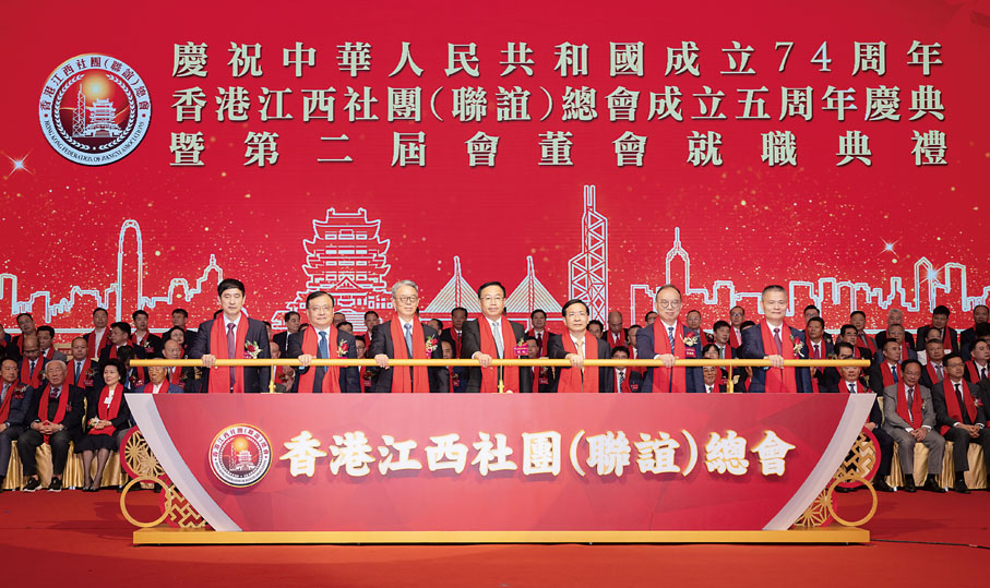 ◆啟動儀式。左起王再興、方建明、孫青野、何靖、黃喜忠、曾國衛、吳輝體。