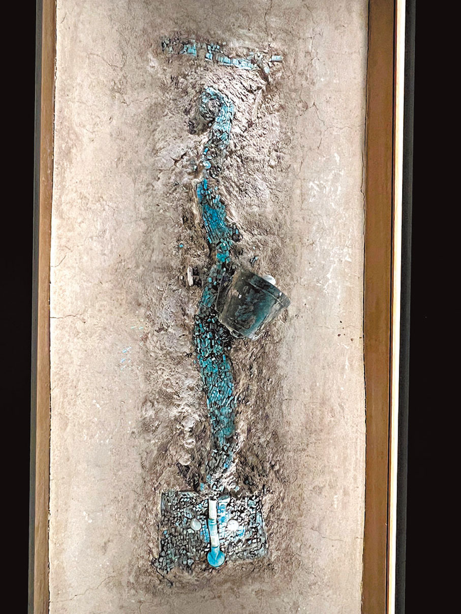 ◆「超級國寶」綠松石龍形器