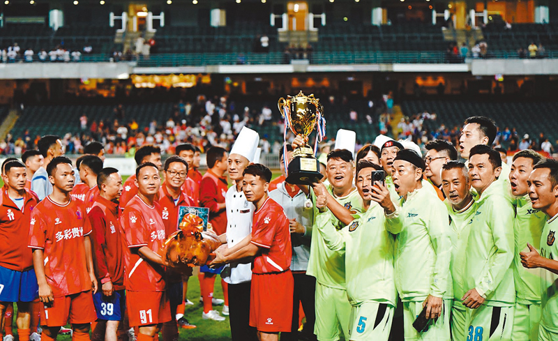 ◆勝出隊伍獲頒獎盃一座，落敗球隊亦獲得大燒豬一隻。