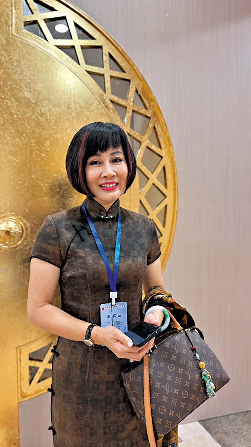 ◆劉慧晶認為，通過講好中華服飾文化的故事，可讓外國人了解中國文化。 香港文匯報記者黃寶儀 攝