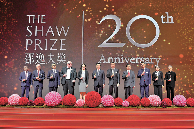 ◆李家超、盧新寧、方建明等嘉賓一同祝酒。