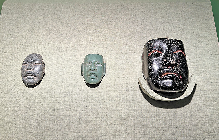 ◆人臉豹人玉面具具有典型的奧爾梅克文化特徵。