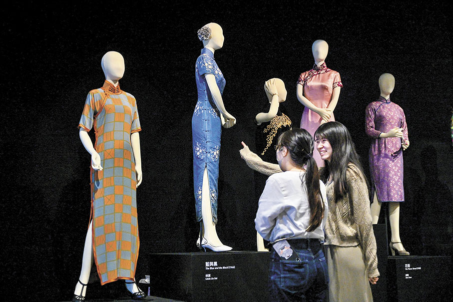 ◆展覽展出31套旗袍戲服。