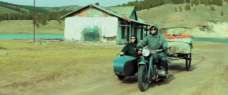 ◆電影以一段母子關係開啟一場草原療癒之旅。