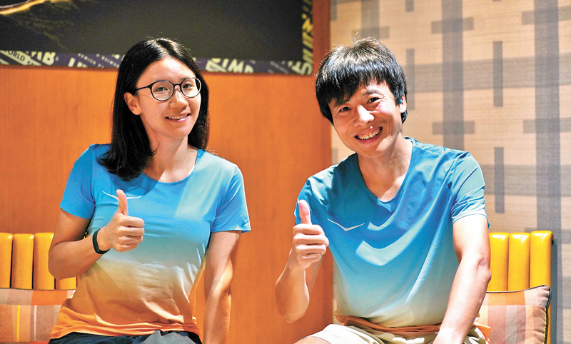 ◆運豔橋（右）與向付召都是內地響噹噹的越野跑運動員。