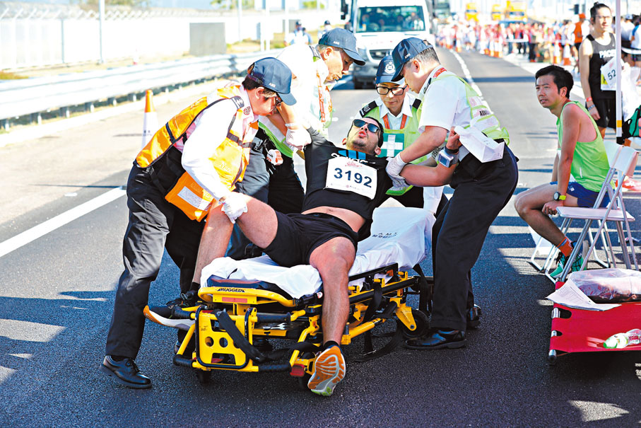 ◆昨日有17名跑手不適或扭傷，未能完成賽事。香港文匯報記者黃艾力 攝