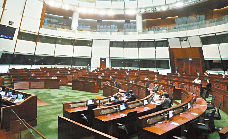 ◆立法會昨日起一連三日辯論施政報告致謝議案。 香港文匯報記者郭木又 攝