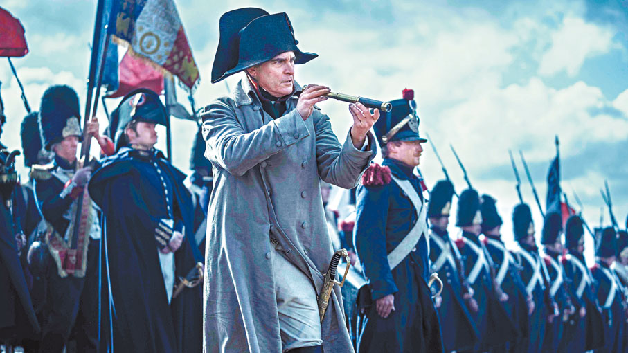 ◆華堅馮力士飾演拿破崙。