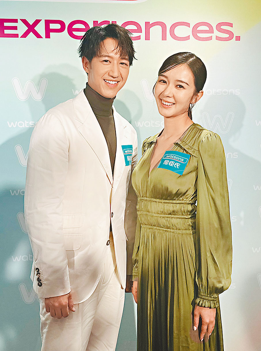 ◆馮允謙與麥明詩各自好甜蜜。