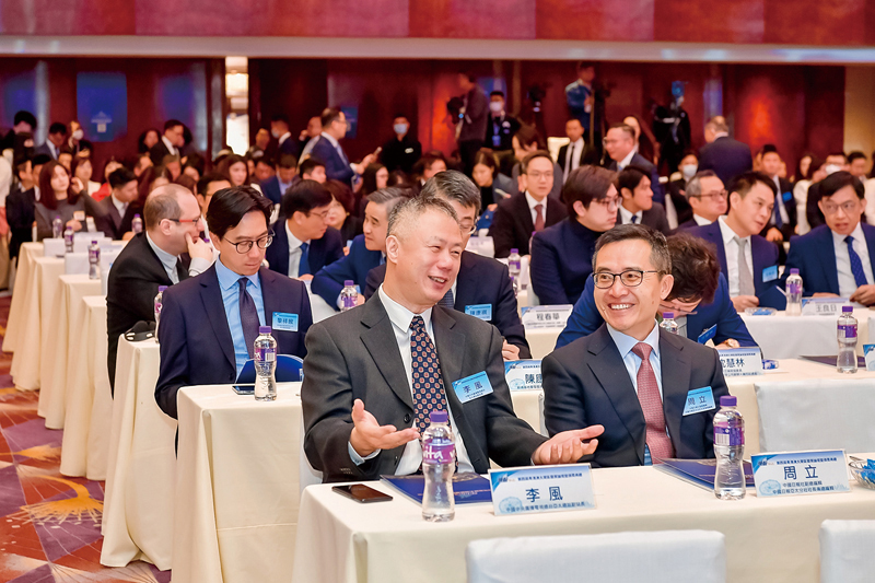 ▲左起：中國中央廣播電視總台亞太總站副站長李風，中國日報社副總編輯、中國日報亞太分社社長兼總編輯周立。