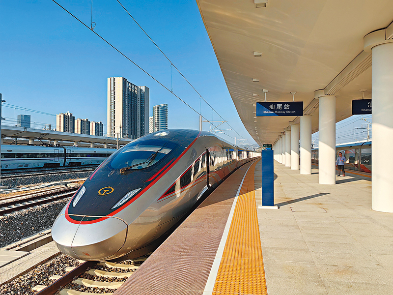 ◆汕汕高鐵汕尾至汕頭南段25日起正式進入試運行階段。圖為汕尾站。 香港文匯報廣東傳真