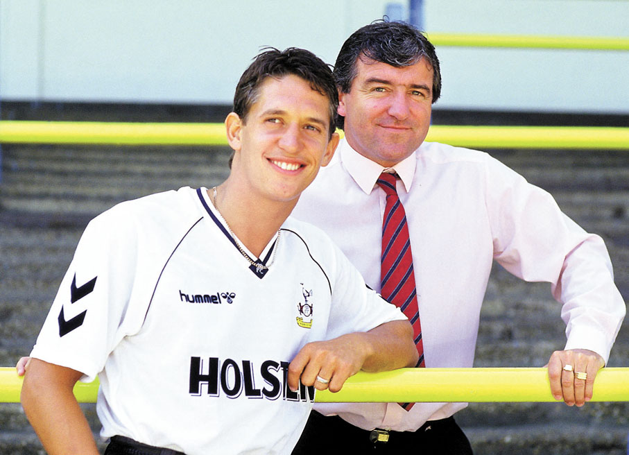 ◆ 雲拿保斯(右)1989年將連尼加帶到熱刺。 路透社