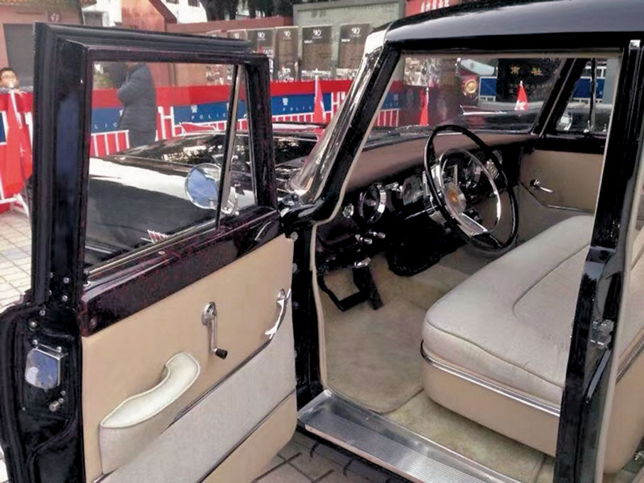 ◆紅旗古董車內部優雅華麗。