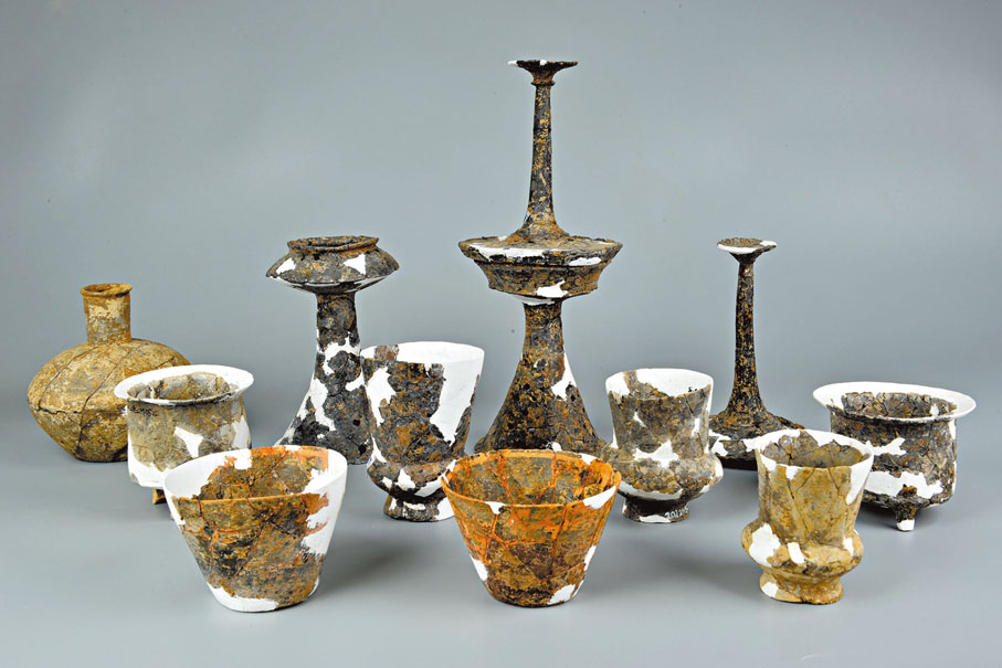 ◆湖北沙洋城河遺址出土的部分陶器組合。香港文匯報北京傳真