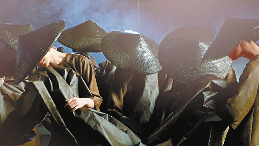 ◆舞蹈中特別加入廣東獨有的「香雲紗」。