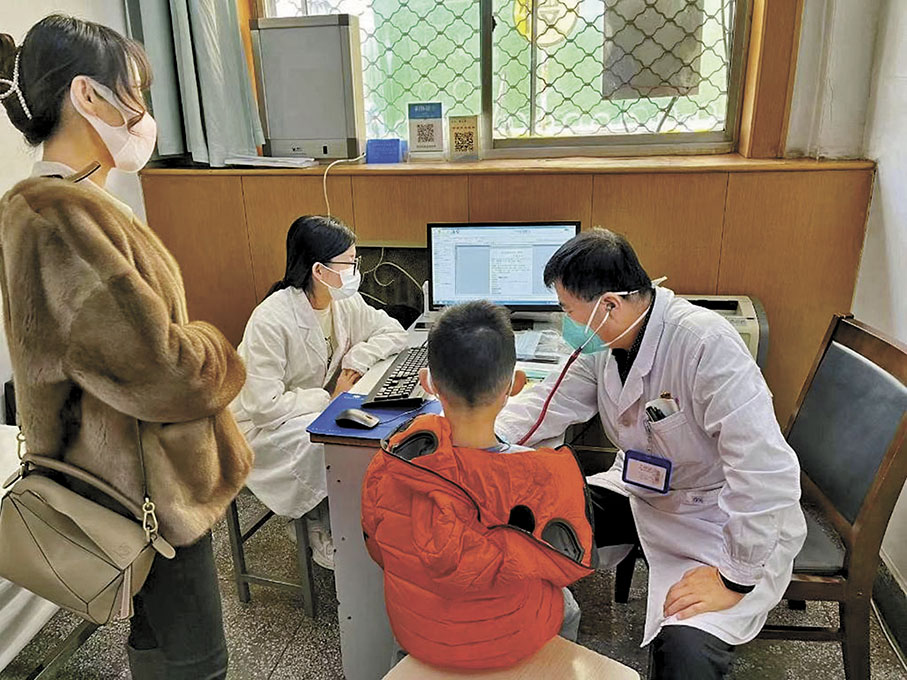 ◆近日，患兒在山西醫科大學第一醫院兒科就診。網上圖片