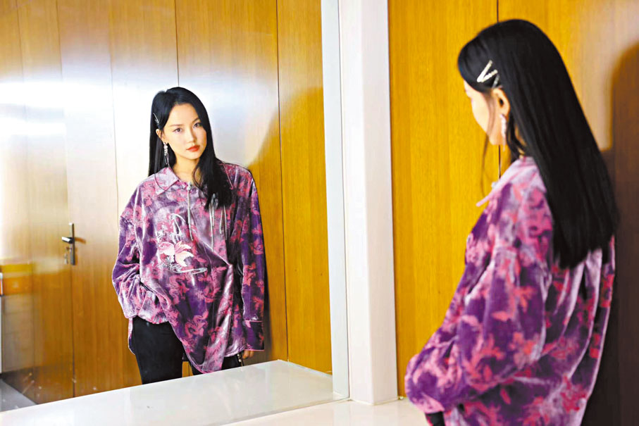 ◆黃齡和老友常石磊一起唱《音樂愛我》。