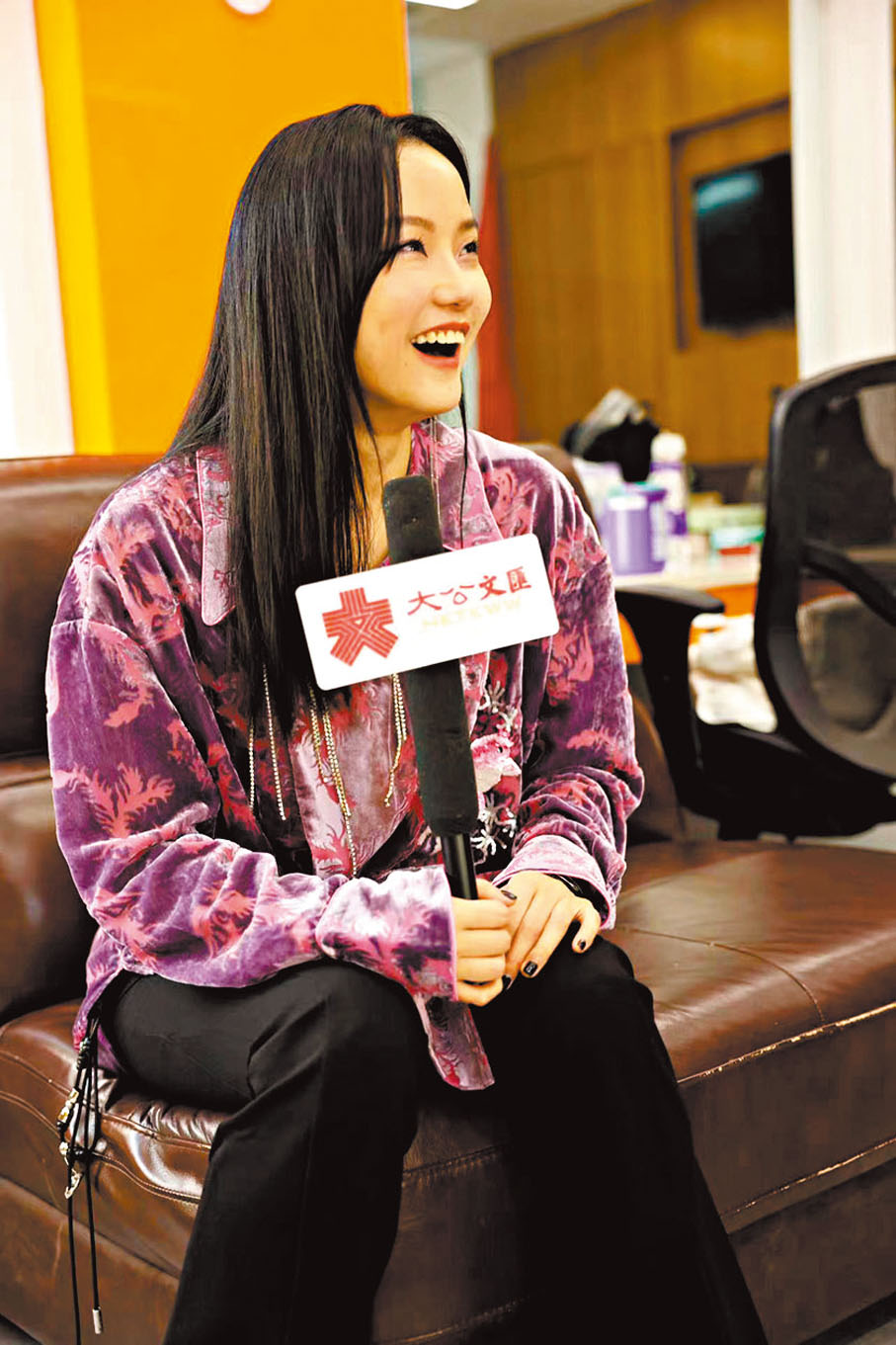 ◆黃齡接受香港文匯報專訪。  胡若璋  攝