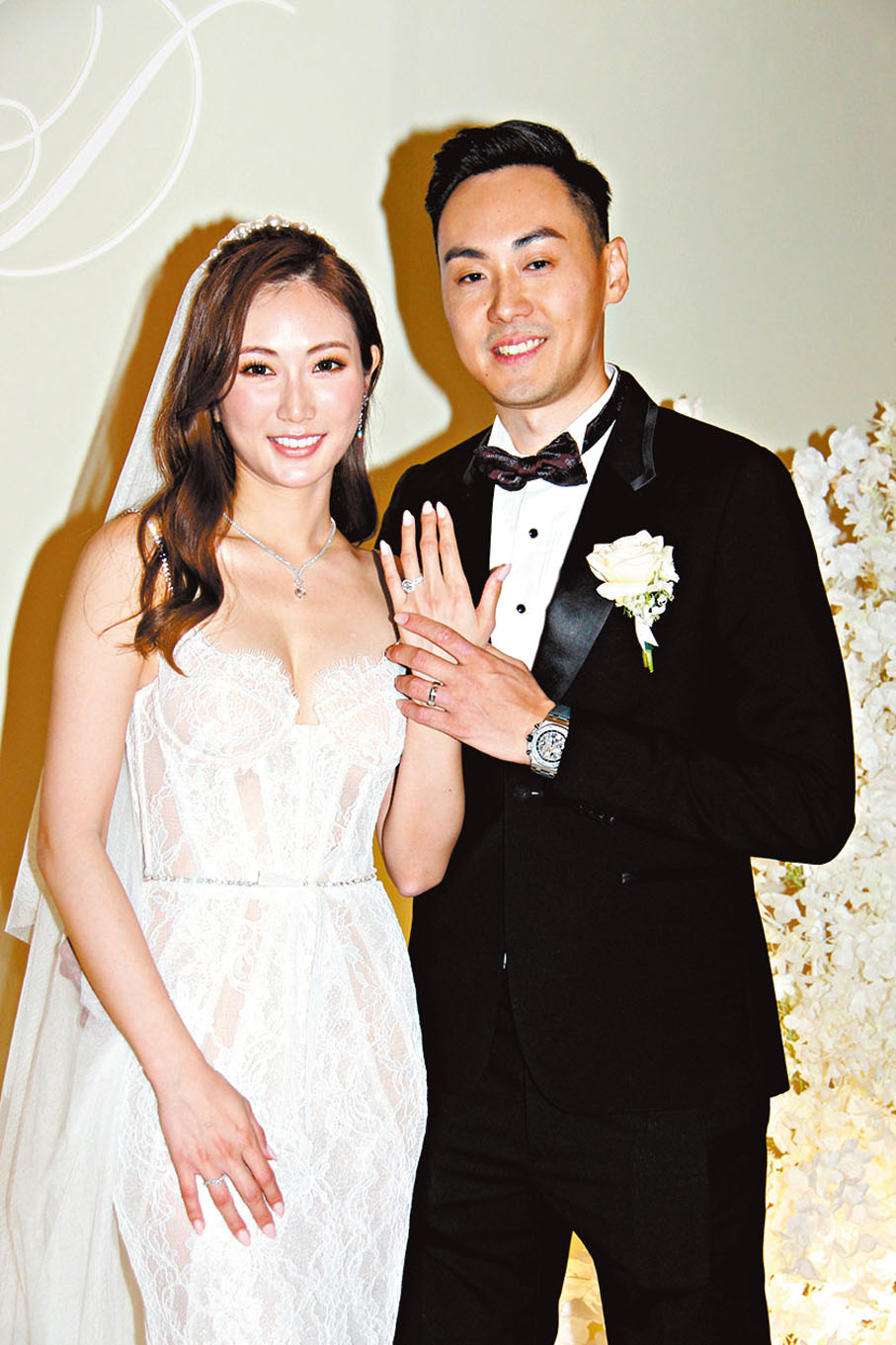 ◆蔡嘉欣約4卡的巨型鑽戒相當搶眼。