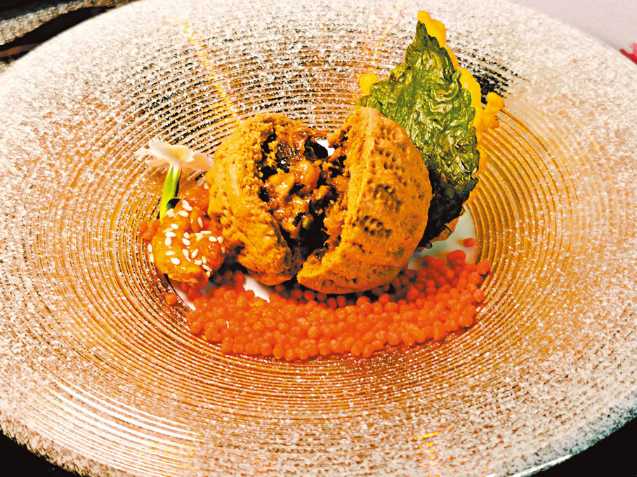 ◆江師傅將張愛玲的核桃雞丁變為核桃·鮑魚·酥盒