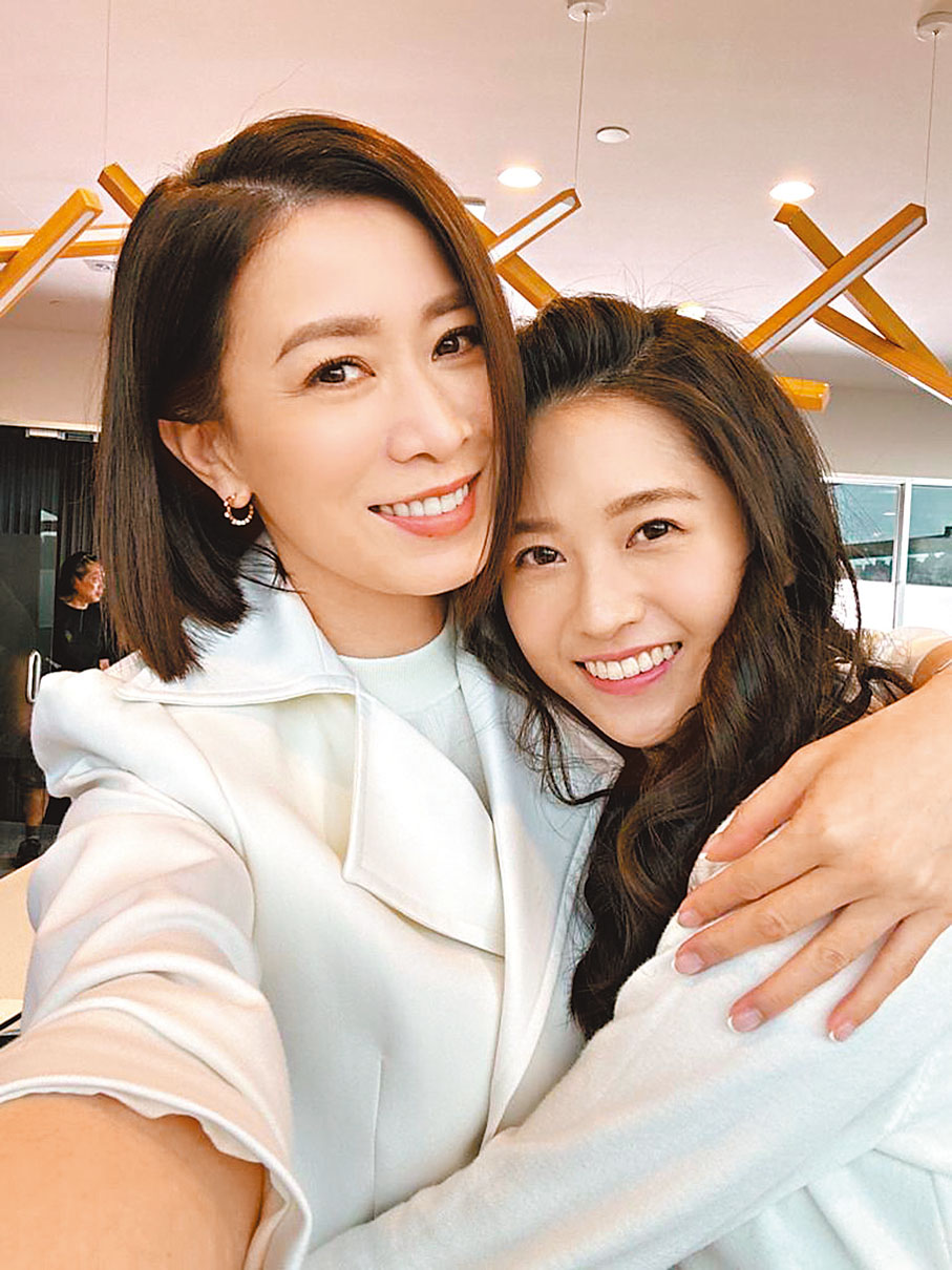 ◆倪嘉雯同阿佘合作愉快。