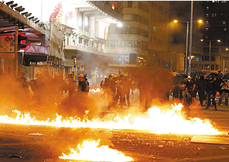 ◆2019年11月18日，大批暴徒在油尖旺一帶掀亂。資料圖片