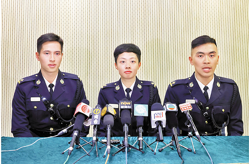 ◆香港海關昨日舉行學員結業會操典禮，由政務司司長陳國基主持檢閱儀式。香港文匯報記者劉友光  攝