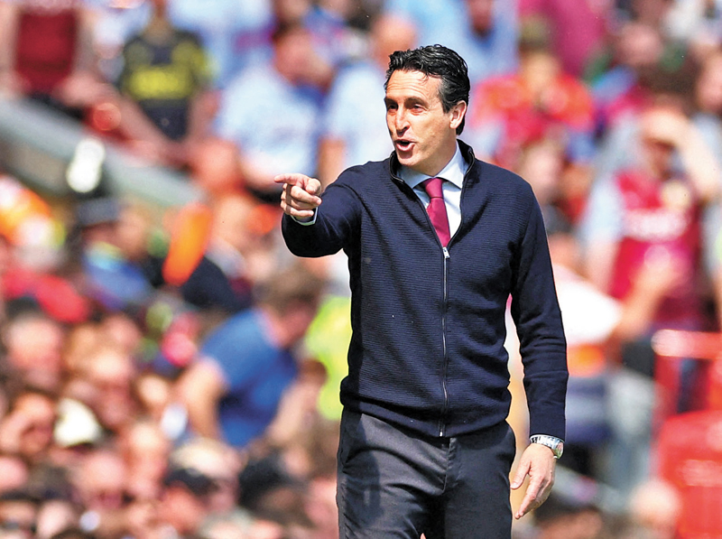 ◆艾馬利上季倒戈阿仙奴時維拉還是中游球隊，而今維拉已是爭標分子之一。  資料圖片