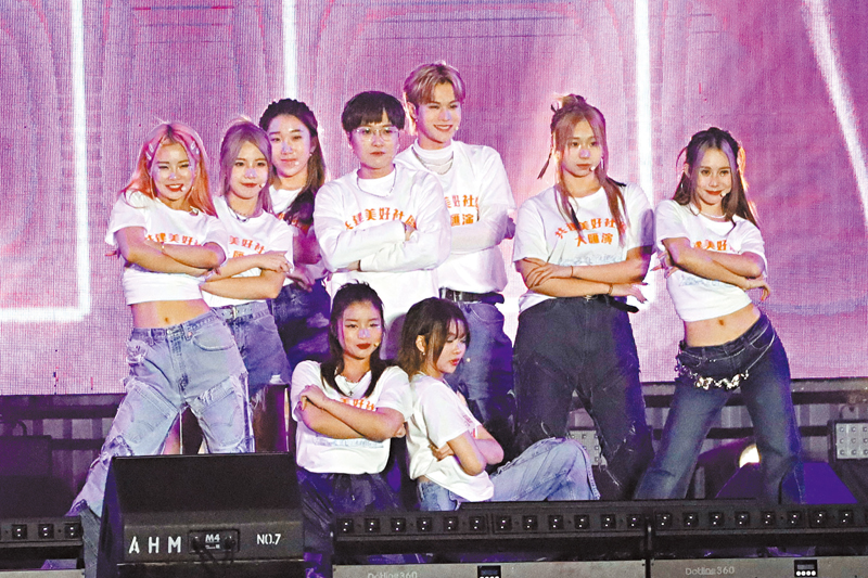 ◆來自HOY TV的青春歌手獻唱《不讓青春留白》。