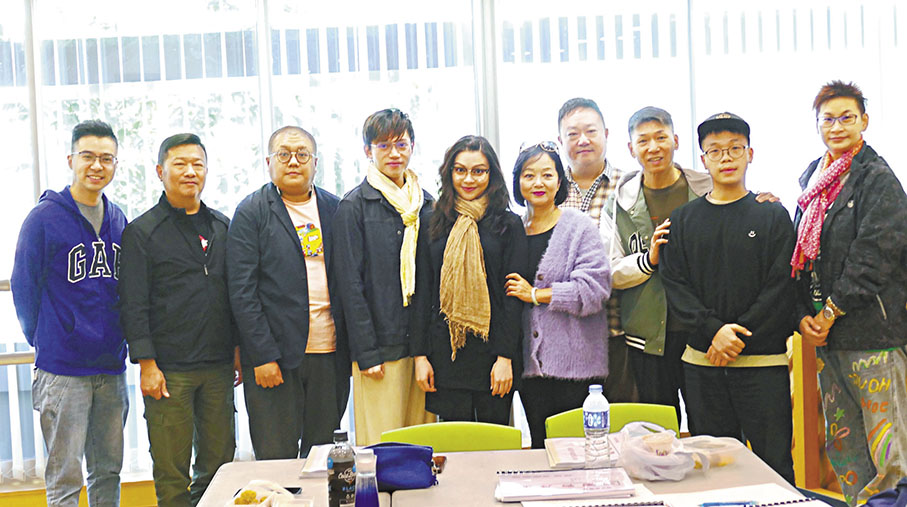 ◆「慶穎新」講戲，台前幕後齊齊出席，有演員譚穎倫、梁心怡、郭啟煇、林寶珠、裴駿軒、吳立熙，音樂高潤權、高潤鴻師父，舞台監督李廷𩆨及燈光設計高文謙等。