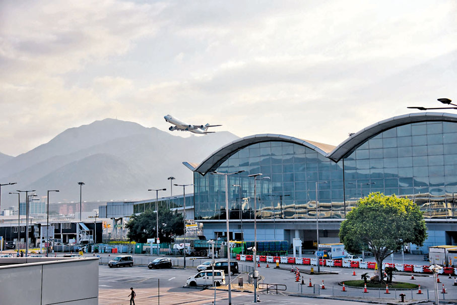 ◆周二起旅客經港珠澳大橋專車直達香港國際機場後，無須再辦出入境手續。資料圖片