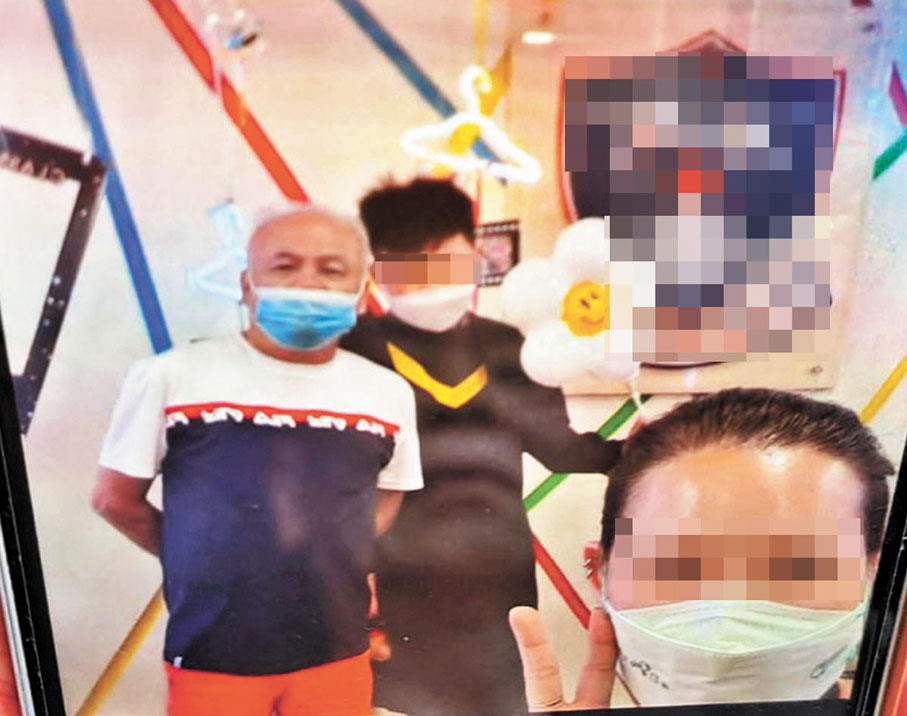 ◆男死者鍾喜文（左）生前經常流連酒吧拈花惹草。 香港文匯報記者鄧偉明 攝