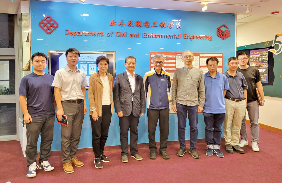 9月，永遠榮譽會長黃守正（左四）、副監事長宋敏之（左三）、會董鄭君威（右四）拜訪香港理工大學土木及環境工程學系系主任潘智生教授。