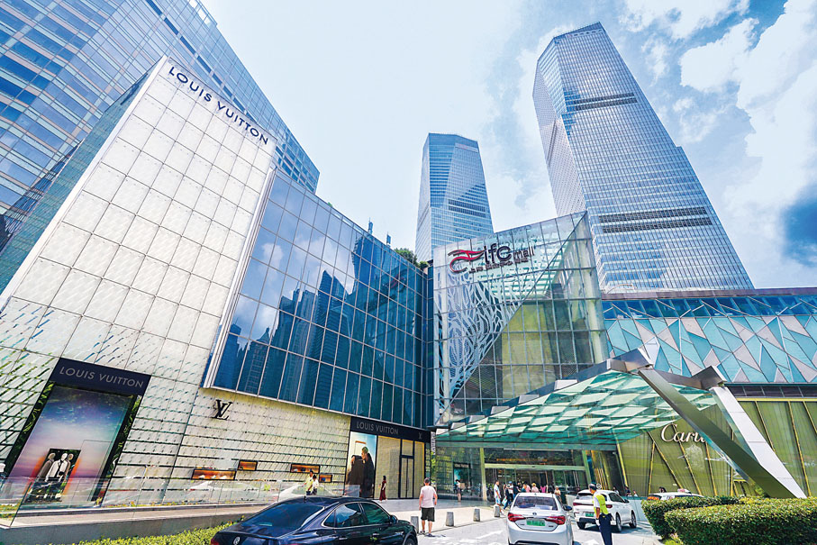 ◆上海國金中心商場匯聚國際知名品牌，是上海市其中一個最受追捧的購物中心。