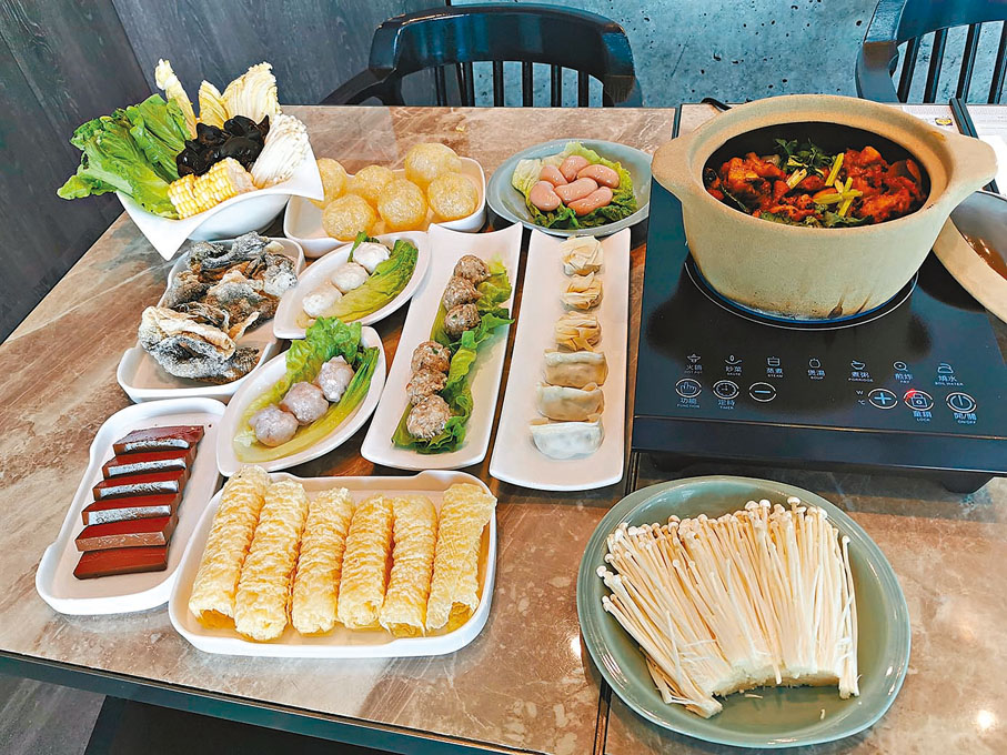 ◆可用各種火鍋配料吸收湯底精華。