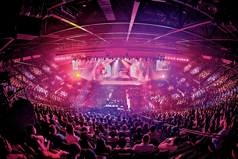 ◆學友紅館騷座無虛席。