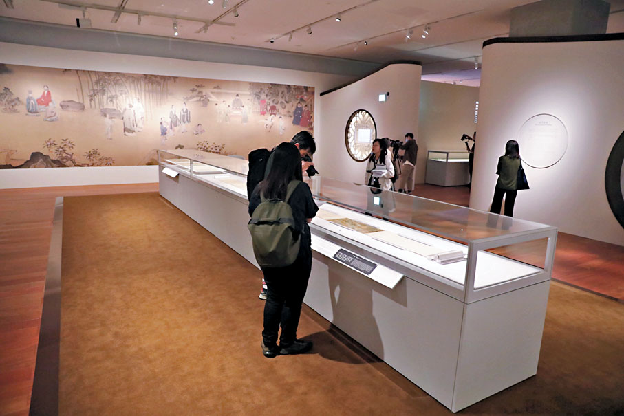 ◆香港故宮文化博物館今日起舉辦「故宮博物院藏明代人物畫名品」展覽。香港文匯報記者黃艾力攝