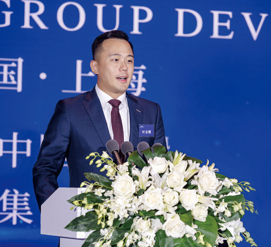 ◆三亞市旅遊發展局局長葉家麟在會上發表獲獎講話。