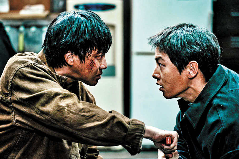 ◆新人洪思彬與前輩宋仲基對戲。