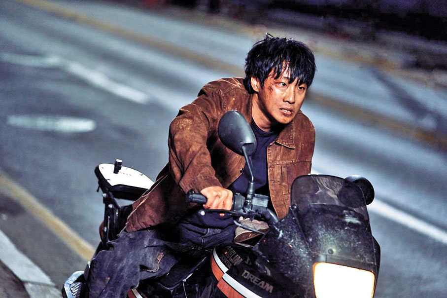 ◆洪思彬飾演的角色在現實世界掙扎。