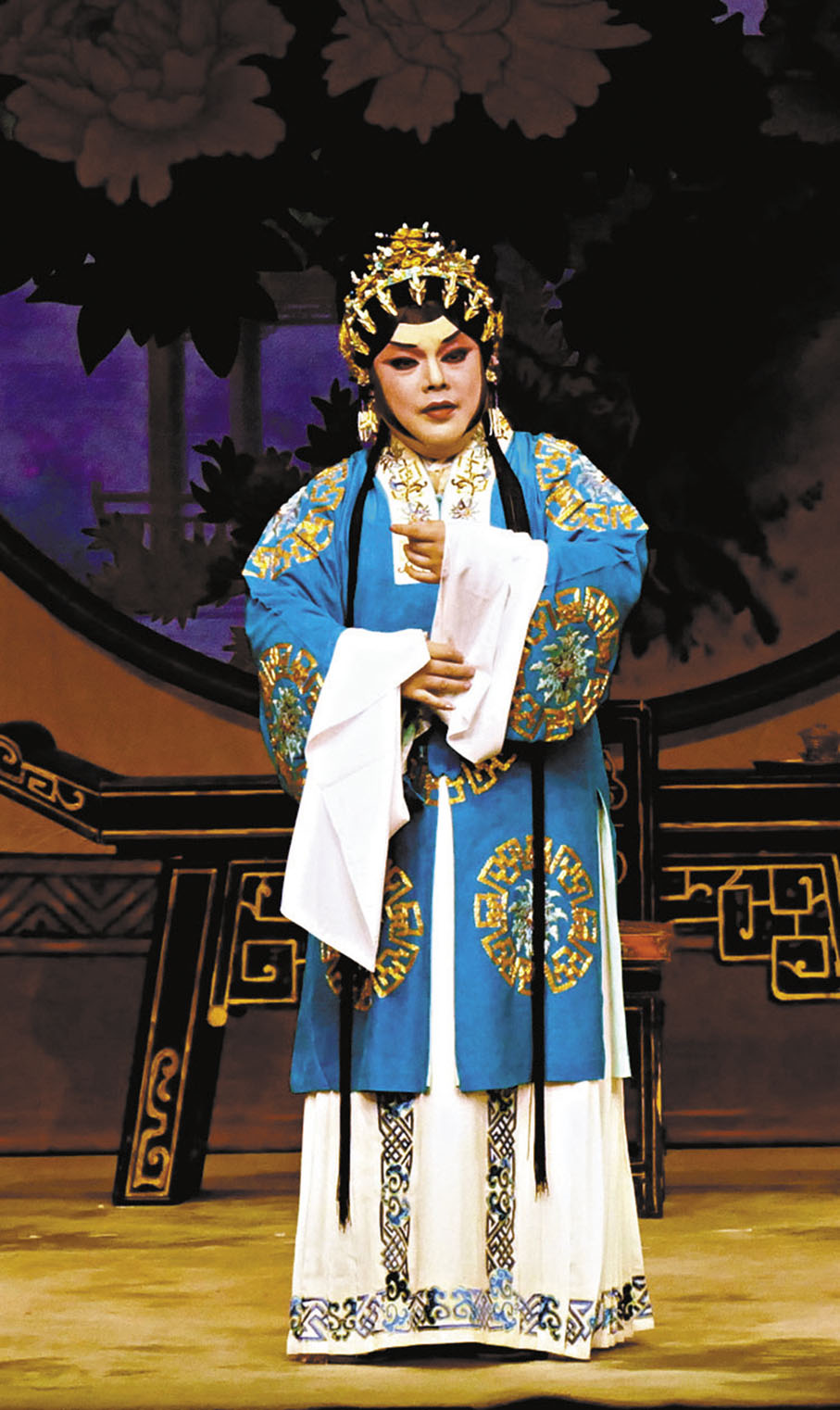 ◆梁煒康演藝經驗豐富，反串更是雍容富泰。