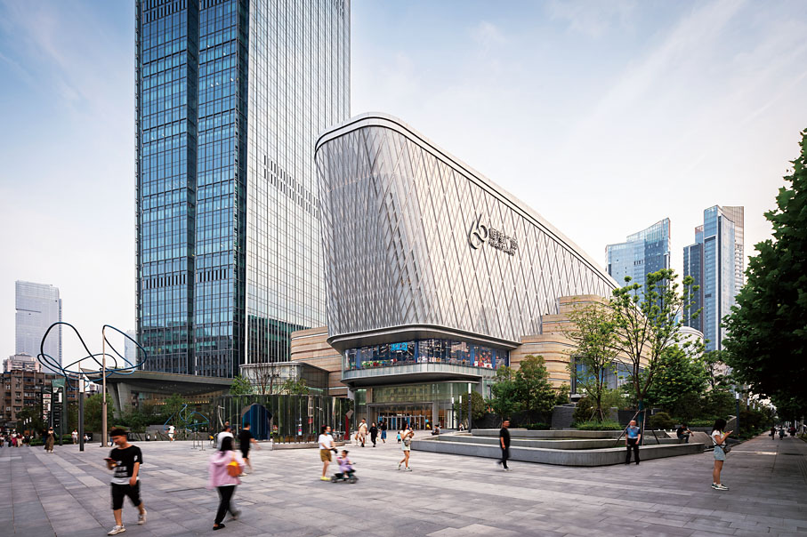 ◆恒隆地產在華中的首個大型商業綜合體項目——武漢恒隆廣場。