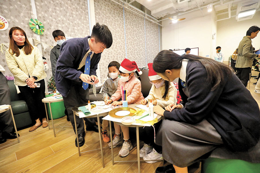 ◆共享客廳有供幼童使用的枱凳及玩具。香港文匯報記者黃艾力  攝